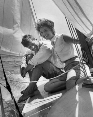 Jacqueline Bouvier Kennedy Onassis fashion - The young Kennedy couple sailing.jpg
